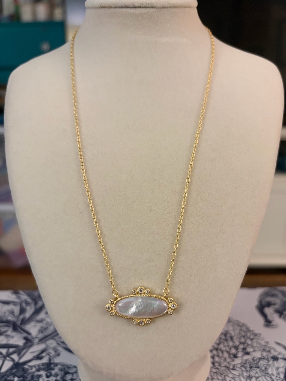 FREIDA ROTHMAN ✨ Mother-of-Pearl Statement Necklace